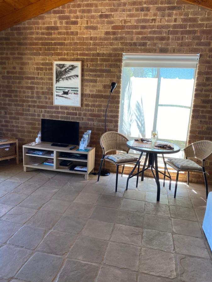 Nautilus Retreat Kalbarri B&B Bagian luar foto