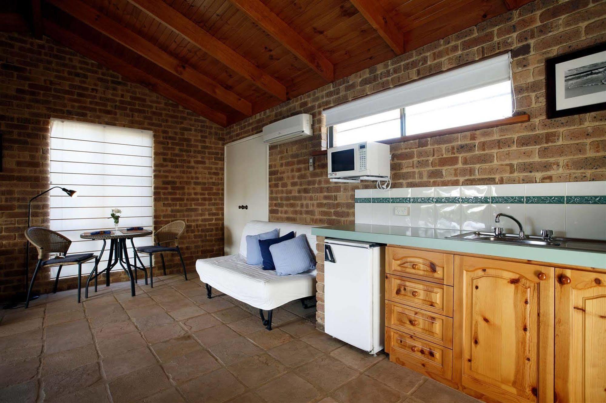 Nautilus Retreat Kalbarri B&B Bagian luar foto