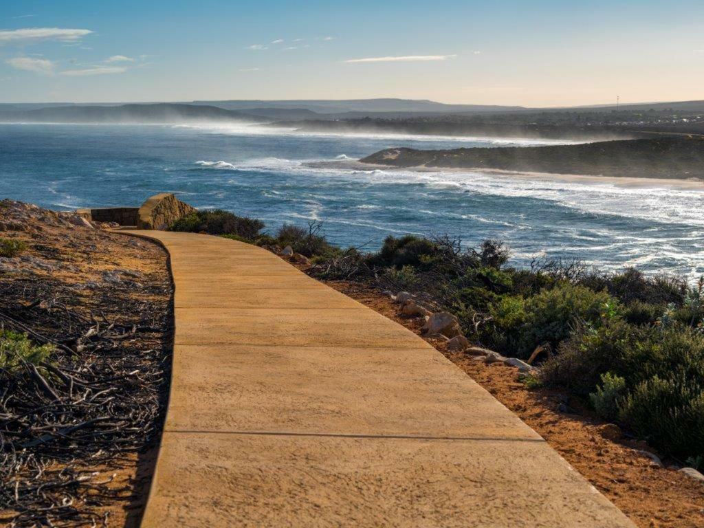 Nautilus Retreat Kalbarri B&B Bagian luar foto